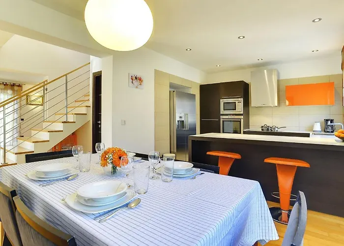 Holiday home In With Private Pool & Bbq *