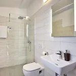In With Private Pool & Bbq