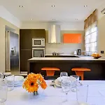 In With Private Pool & Bbq