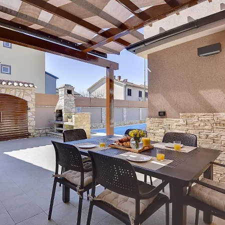 Tatil Evi In With Private Pool & Bbq *