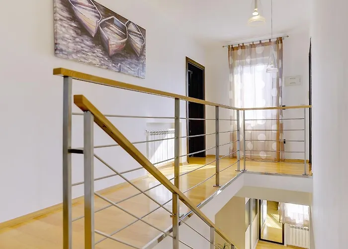 Feriehus In With Private Pool & Bbq Pula