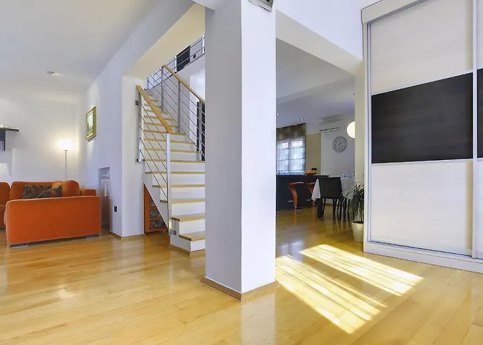 In With Private Pool & Bbq Hébergement de vacances *