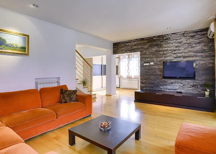 In With Private Pool & Bbq Hébergement de vacances *